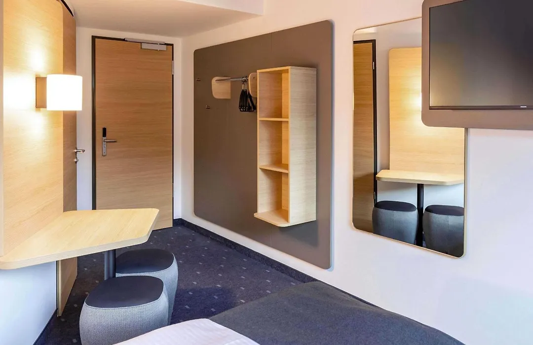 B&B Hotel Düsseldorf City-Süd-1